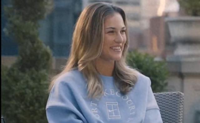 星空体育app-卡林斯卡娅:鲁内给我发了10条消息想跟我约会,他有点无药可救