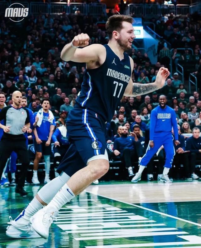 拒绝再次空砍!连续5场30+三双 东契奇带队止连败