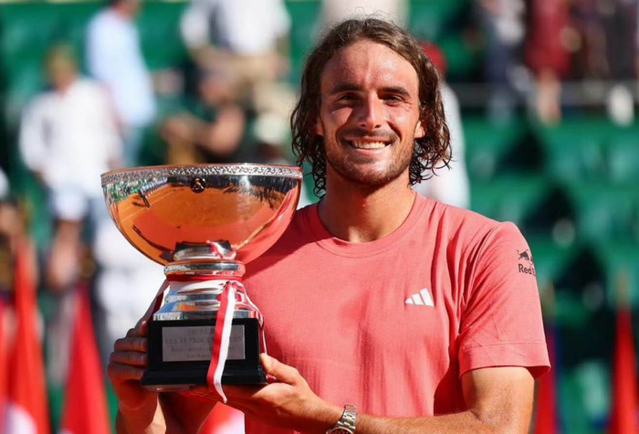 星空体育app-蒙卡冷门迭出：梅总吞双蛋怒砸拍，三驾马车悉数淘汰！|辛纳|蒙特卡洛大师赛|扬尼克-辛纳|西西帕斯|红土_新浪新闻